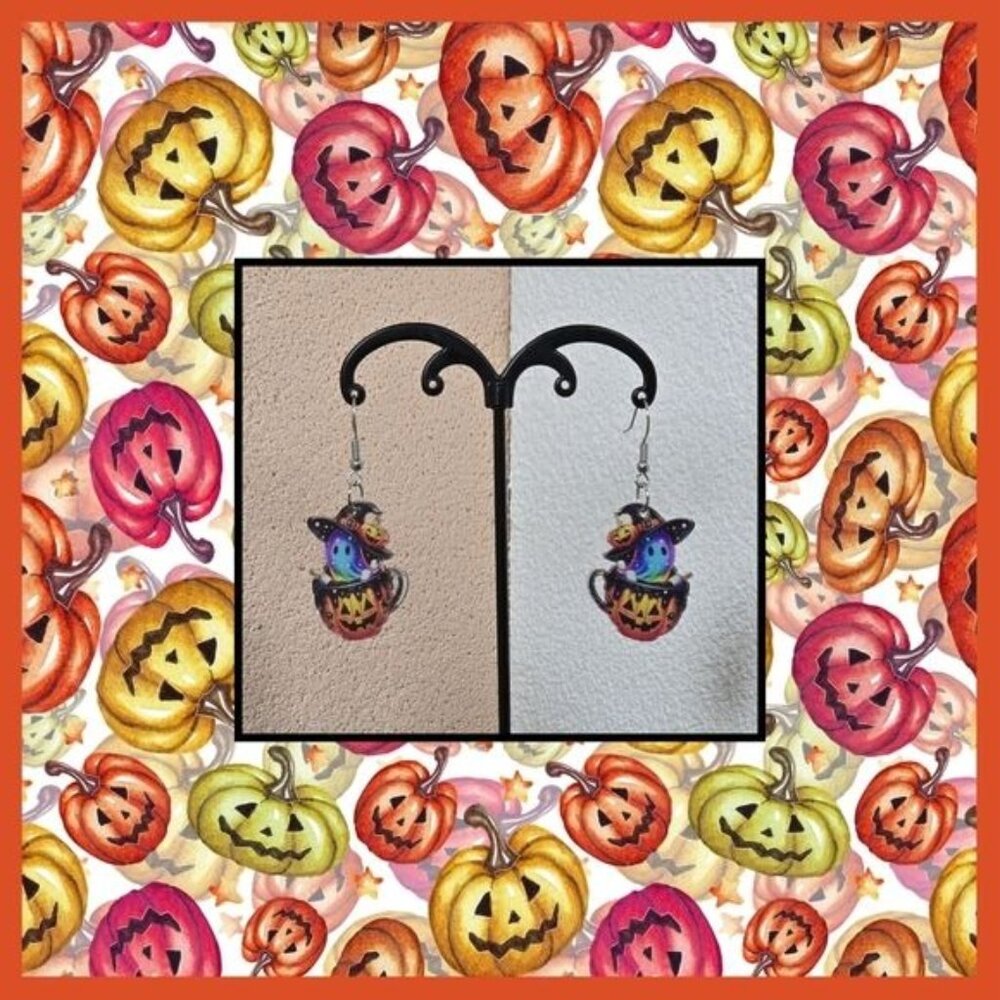 🎃 Halloween Ghost in Pumpkin Cup Earrings (NWOT)